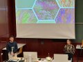 Studierende präsentieren die Vielfalt der geplanten Stauden