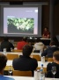 Studierende hören bei den Vorträgen zu